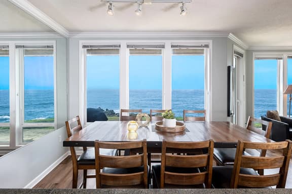 Coastal Breakers Condo, Ocean Patio, BBQ & Pool - Image 1