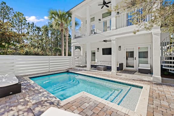 Santa Rosa Home with Private Pool, Near Beach - Image 1