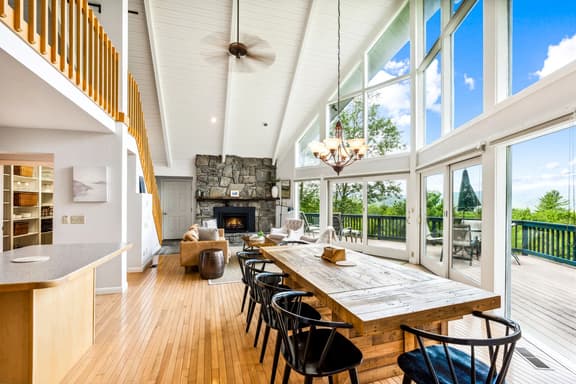 Luxe Mountainside Home with Panoramic Valley Views - Image 1