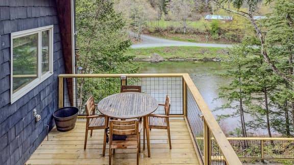 River Bend Woodstock Getaway w/ Hot Tub & Fireplace - Image 1