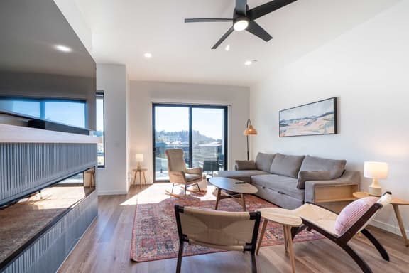 Alsea Bay View Stay + Hot Tub + Easy Walk to Town - Image 1