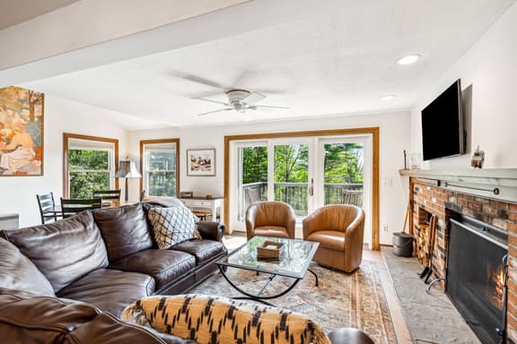 Condo with Fireplace & Mountain Views, Sugar Hill - Image 1