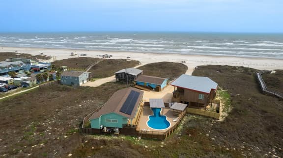 Seaside Cottages, 3 Homes, Pool, Beach & Golf Cart - Image 1
