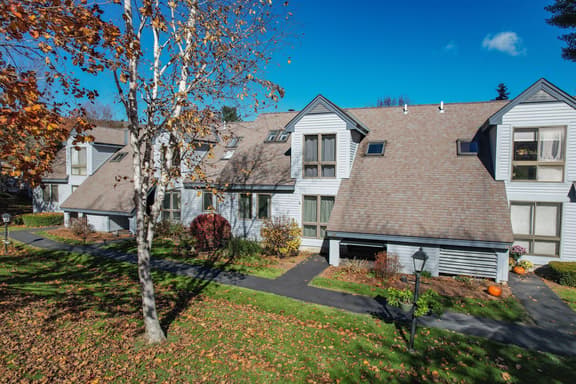 Lakeland Village Condo with Golf Course Views - Image 1