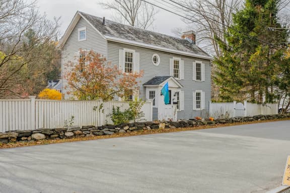 Riverside Vista, Woodstock Riverfront House - Image 1