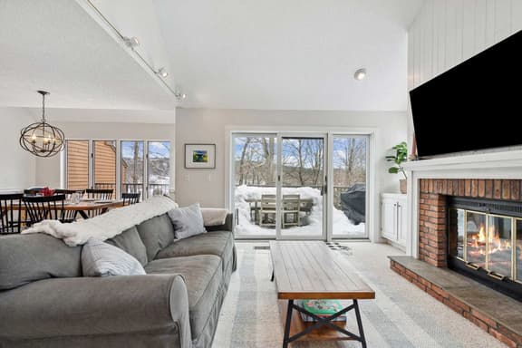 End-Unit Condo with Sauna & Pool, Deere Run - Image 1