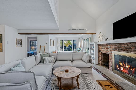 Condo with Fireplace & Golf Views, Sugar Hill - Image 1