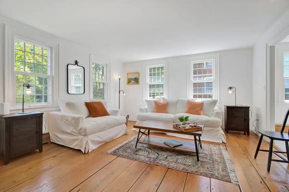 Antique Farmhouse, Walk to South Woodstock Village - Image 1