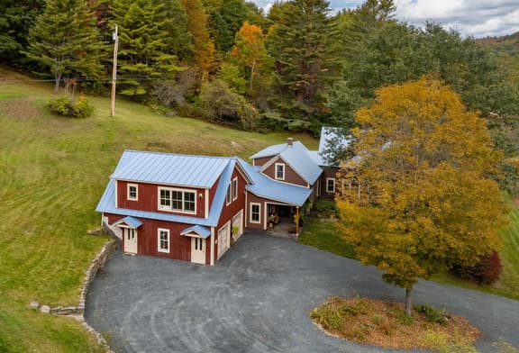 Hartland Hill House, a Charming Hilltop Hideaway - Image 1
