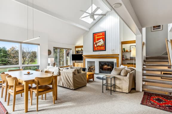 Condo with Sauna & Club Access, Dartmouth Place - Image 1
