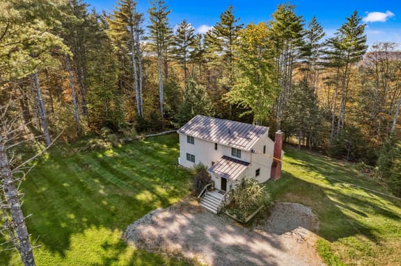 Quechee House with Dream Kitchen & Club Access - Image 1