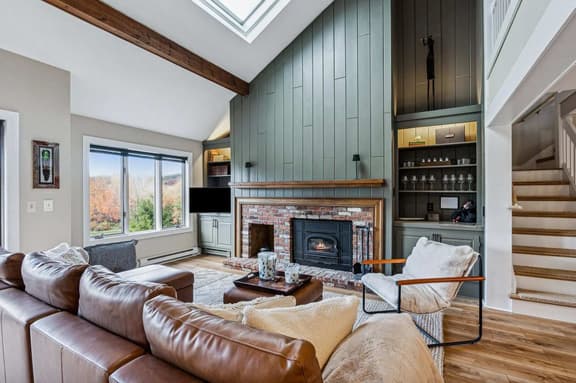 Renovated Condo with Golf Views, Landmark - Image 1