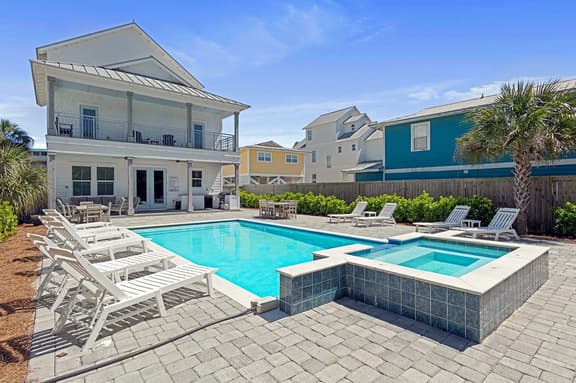 Utopia Estate with Saltwater Pool & Golf Cart - Image 1