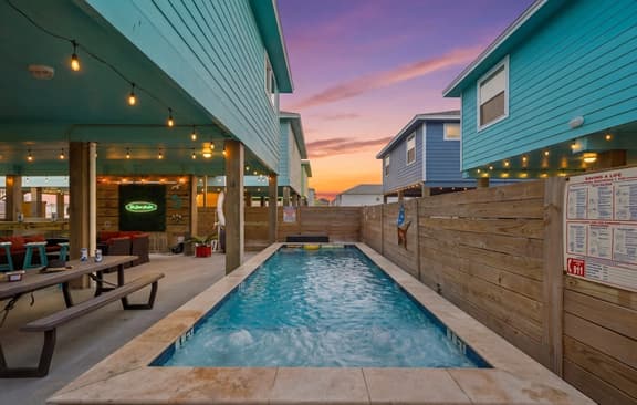 Green Casita, Heated Pool, Fire Pit & Outdoor Bar - Image 1