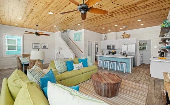 Lemon Chill Home, Arcade, Pool & Near Beach - Image 1