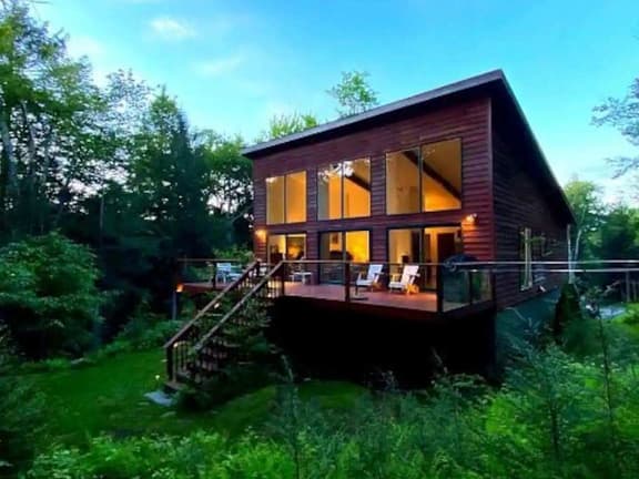 Waterfall House with Cascading Falls & Forest Views - Image 1