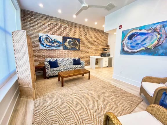 Oyster Oasis, Modern Loft in Historic Downtown - Image 1