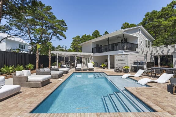 Santa Rosa Home with Pool, Walk to Beach & Patio - Image 1