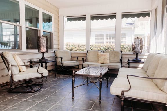 Bubbles Up Home, Fireplace & Bay Creek Access - Image 1