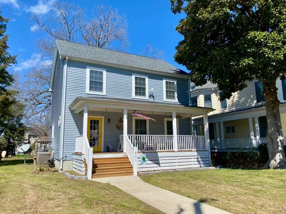 Saint of Circumstance Home, Close to Beach & Shops - Image 1