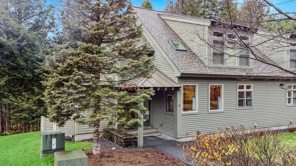 Condo with Game Room & Lake Views, Vale Village - Image 1