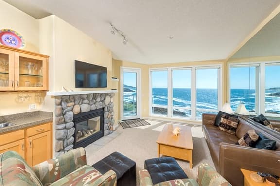 Surf Song Condo, Pool, Spa & Whale Watching - Image 1