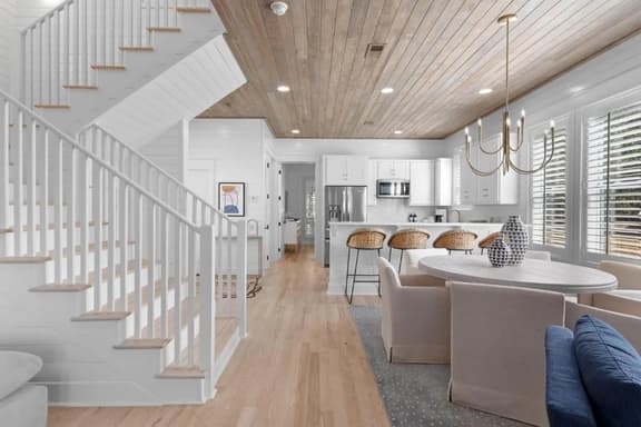 Reel McCoy, Seagrove Home with Hot Tub & Fire Pit - Image 1