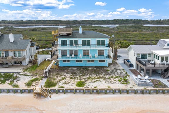 Dolphin View Oceanfront Home with Rooftop Deck - Image 1