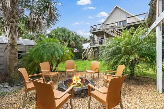 Happy Daze Home, Fire Pit, Gazebo & Vilano Pier - Image 1
