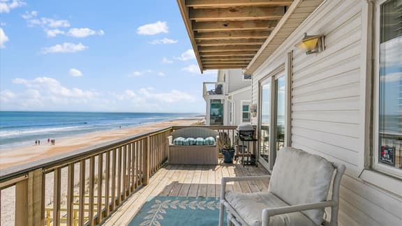 Summer Breeze Home, Deck & Oceanfront Views - Image 1