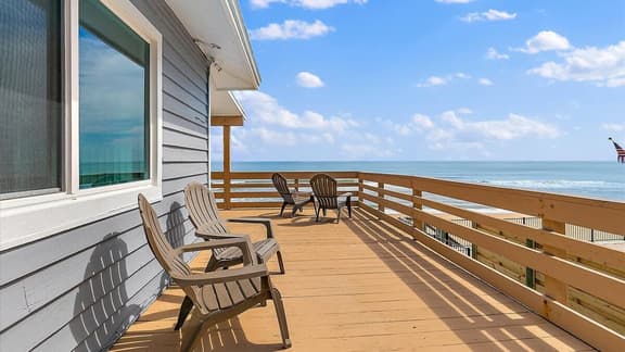 Turtles Nest Oceanfront Home with Beach Access - Image 1