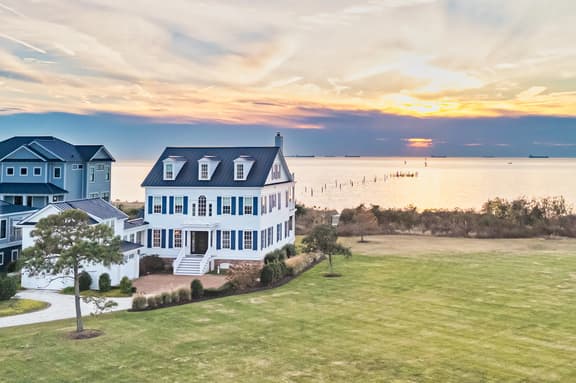 Beachfront Estate, Multi-Level Decks, Bay Creek - Image 1