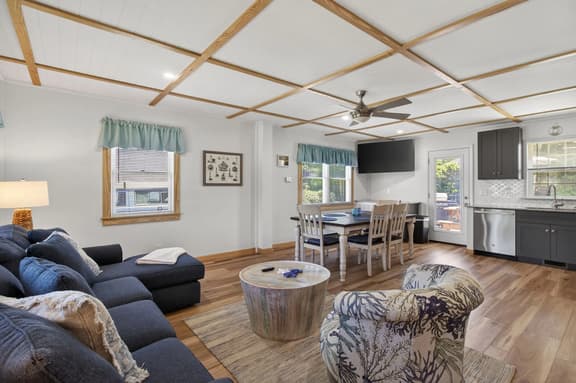 Nautical Miles Home, Close to Park, Beach & Shops - Image 1