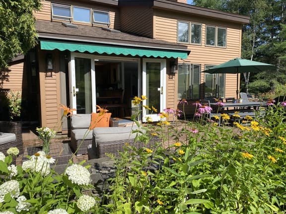 Patio Condo Overlooking Highland Golf, Coach Road - Image 1